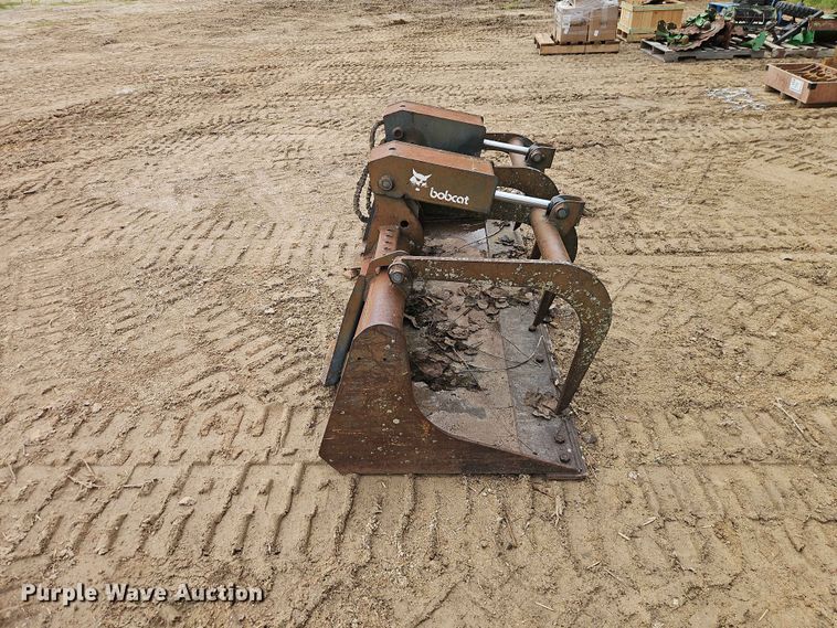 image for item EO7393 Melroe 72 INDL BKT GRPL skid steer grapple bucket