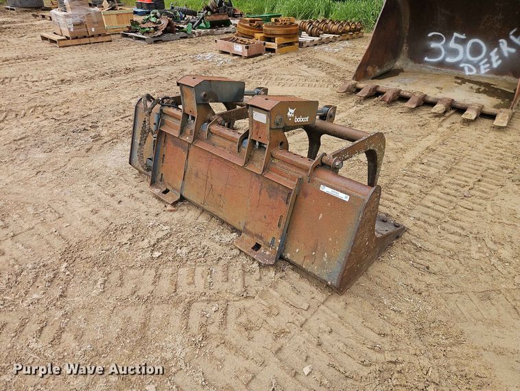 image for item EO7393 Melroe 72 INDL BKT GRPL skid steer grapple bucket
