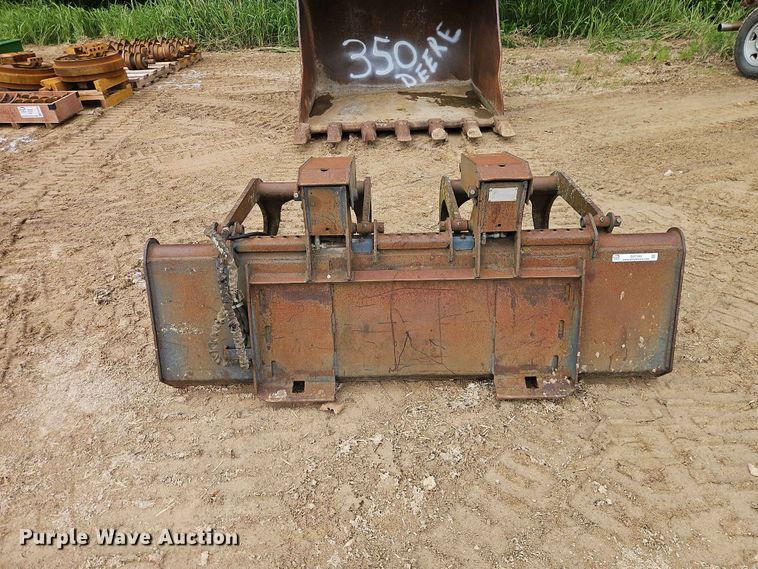 image for item EO7393 Melroe 72 INDL BKT GRPL skid steer grapple bucket