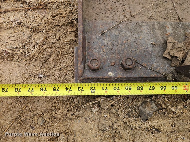 image for item EO7393 Melroe 72 INDL BKT GRPL skid steer grapple bucket