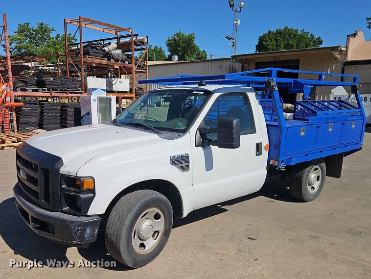 2008 Ford F350 Super Duty utility bed pickup truck