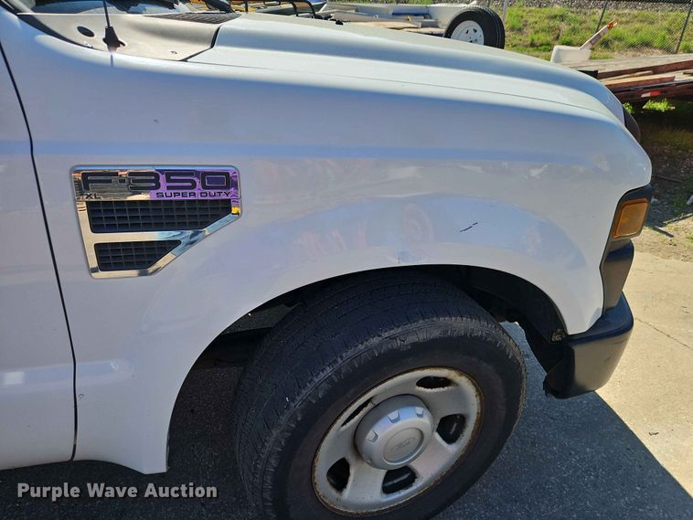 image for item EO7420 2008 Ford F350 Super Duty utility bed pickup truck