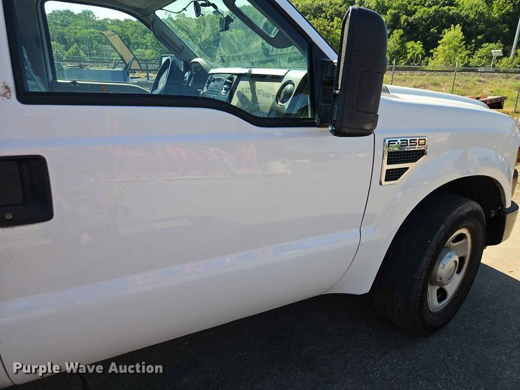 image for item EO7420 2008 Ford F350 Super Duty utility bed pickup truck