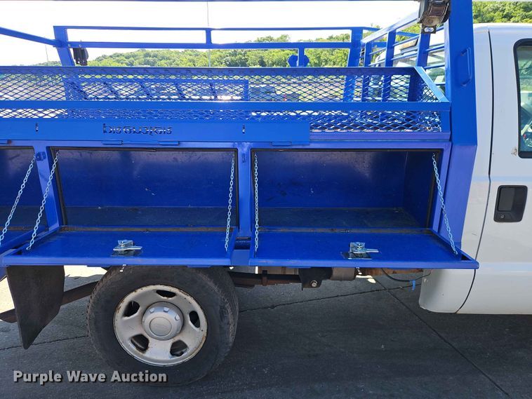 image for item EO7420 2008 Ford F350 Super Duty utility bed pickup truck