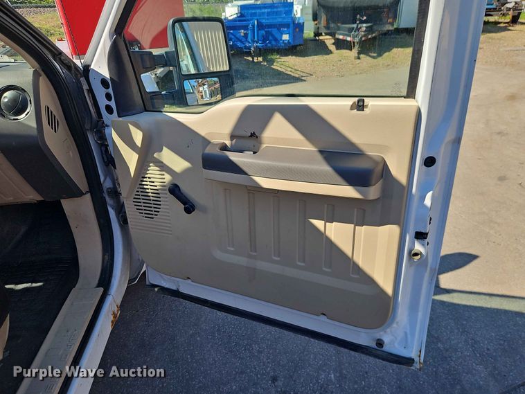 image for item EO7420 2008 Ford F350 Super Duty utility bed pickup truck