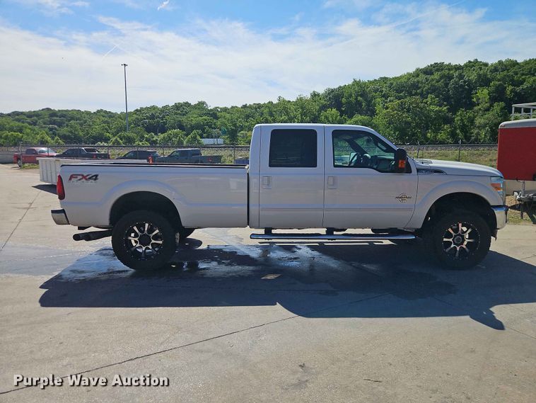 image for item EO7422 2016 Ford F350 Super Duty  Crew Cab pickup truck
