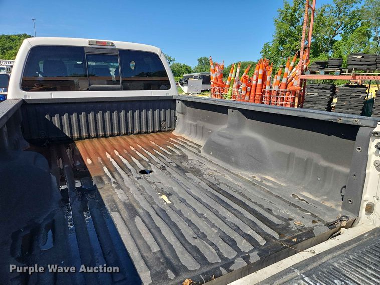 image for item EO7422 2016 Ford F350 Super Duty  Crew Cab pickup truck