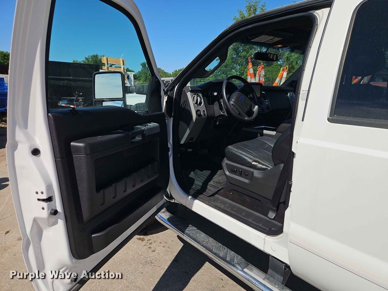 image for item EO7422 2016 Ford F350 Super Duty  Crew Cab pickup truck