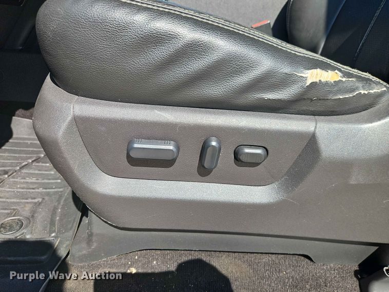 image for item EO7422 2016 Ford F350 Super Duty  Crew Cab pickup truck