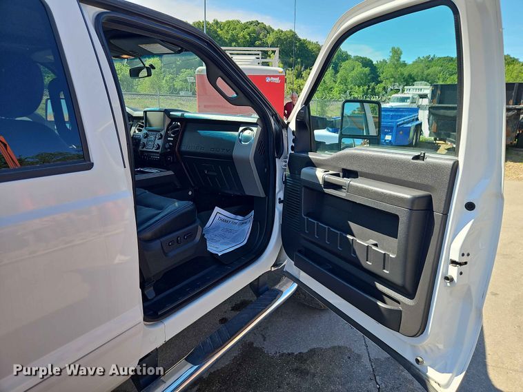image for item EO7422 2016 Ford F350 Super Duty  Crew Cab pickup truck