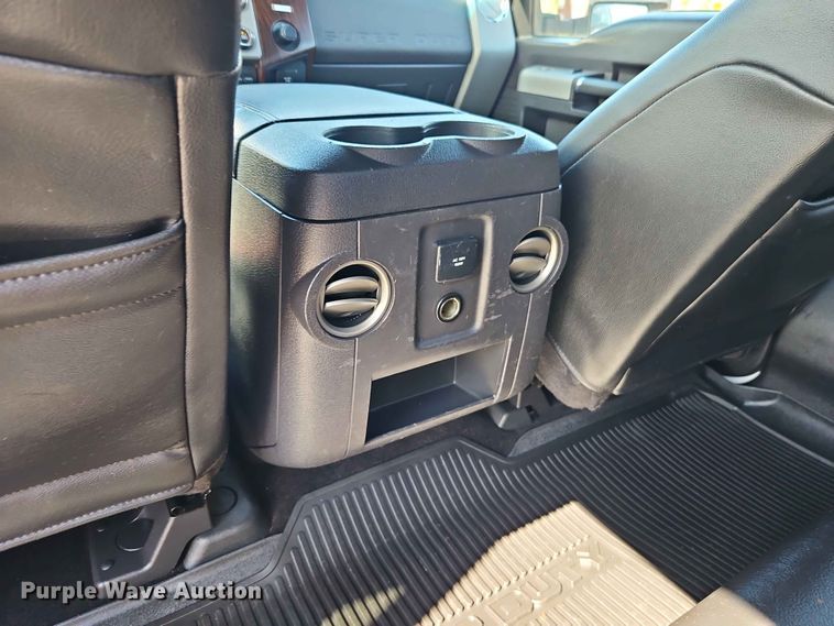 image for item EO7422 2016 Ford F350 Super Duty  Crew Cab pickup truck