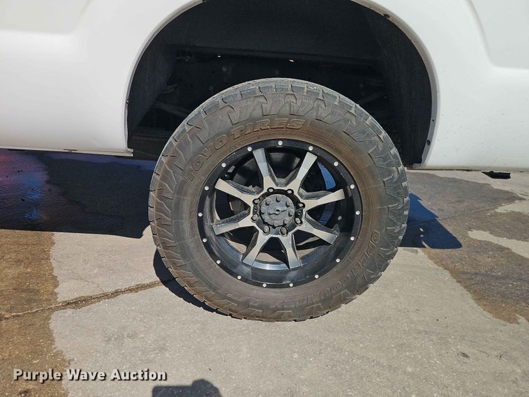 image for item EO7422 2016 Ford F350 Super Duty  Crew Cab pickup truck