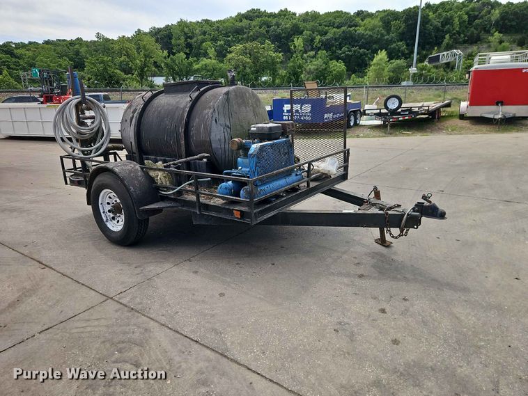 image for item EO7425 Equipt Manufacturing seal coat trailer