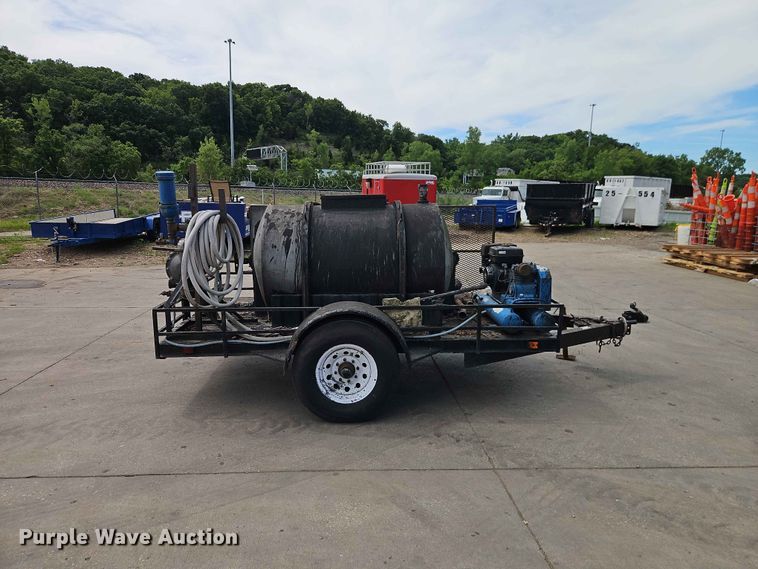 image for item EO7425 Equipt Manufacturing seal coat trailer