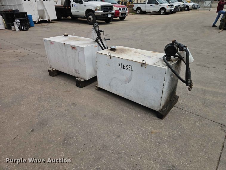image for item EO7427 (2) fuel tanks