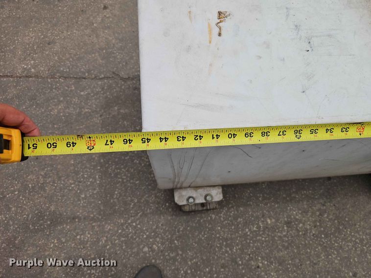 image for item EO7427 (2) fuel tanks