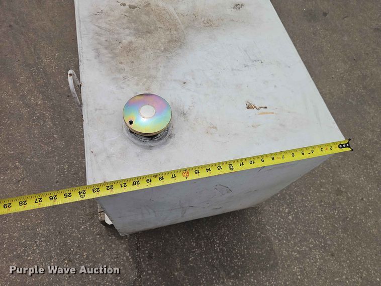 image for item EO7427 (2) fuel tanks