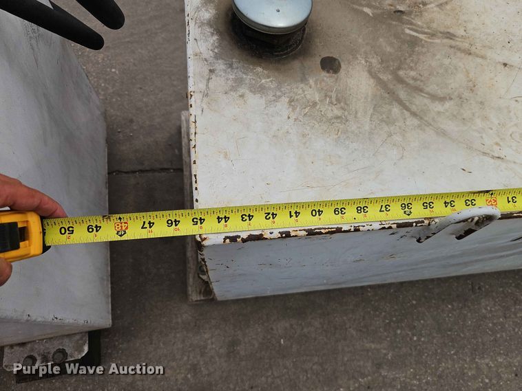 image for item EO7427 (2) fuel tanks