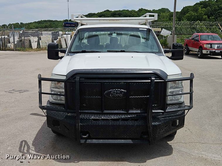 image for item EO7429 2012 Ford F250 Super Duty utility bed pickup truck