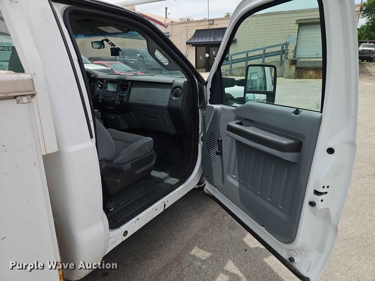 image for item EO7429 2012 Ford F250 Super Duty utility bed pickup truck