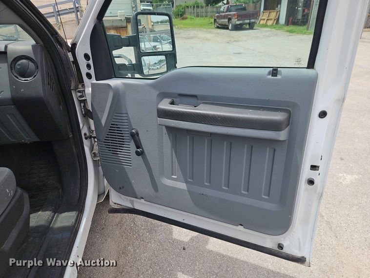 image for item EO7429 2012 Ford F250 Super Duty utility bed pickup truck