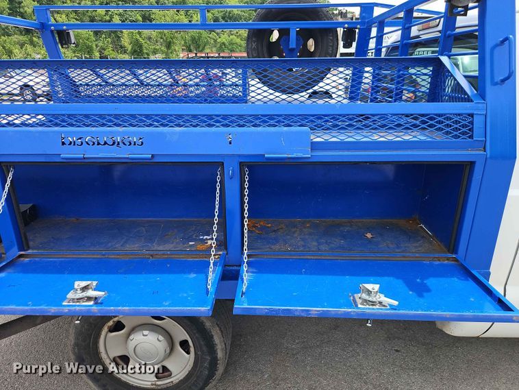 image for item EO7430 2008 Ford F350 Super Duty utility bed pickup truck