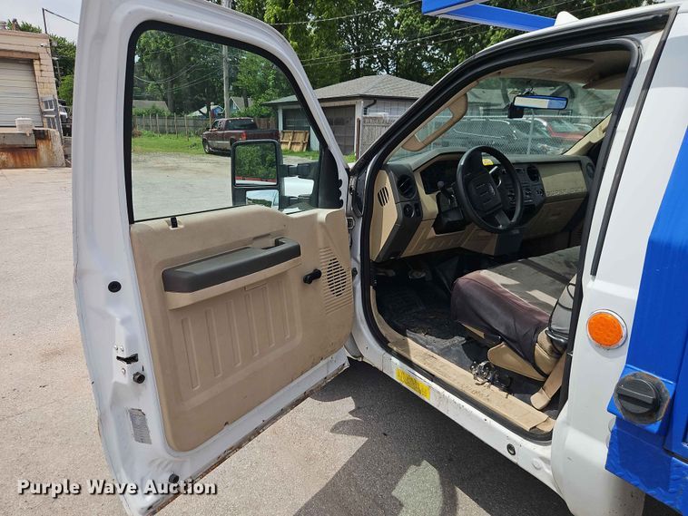 image for item EO7430 2008 Ford F350 Super Duty utility bed pickup truck