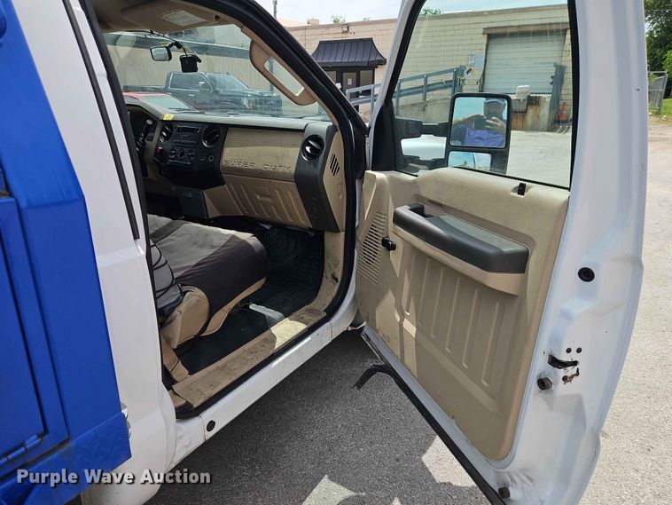 image for item EO7430 2008 Ford F350 Super Duty utility bed pickup truck