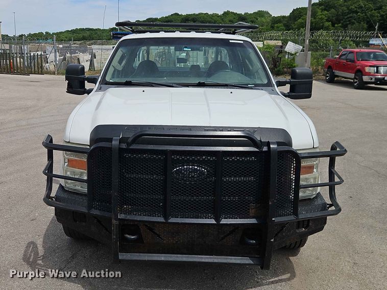 image for item EO7432 2009 Ford F250 Super Duty Crew Cab utility bed pickup truck