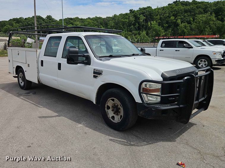 image for item EO7432 2009 Ford F250 Super Duty Crew Cab utility bed pickup truck