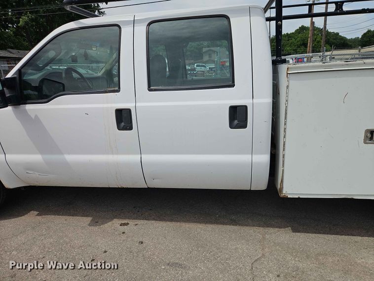 image for item EO7432 2009 Ford F250 Super Duty Crew Cab utility bed pickup truck