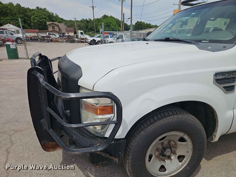 image for item EO7432 2009 Ford F250 Super Duty Crew Cab utility bed pickup truck