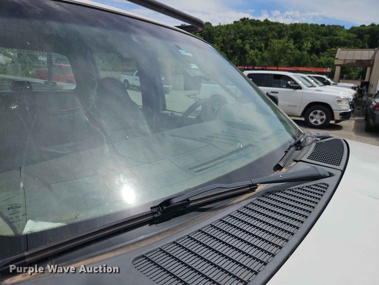 image for item EO7432 2009 Ford F250 Super Duty Crew Cab utility bed pickup truck