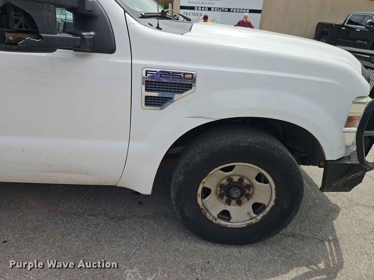 image for item EO7432 2009 Ford F250 Super Duty Crew Cab utility bed pickup truck
