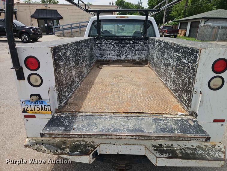 image for item EO7432 2009 Ford F250 Super Duty Crew Cab utility bed pickup truck