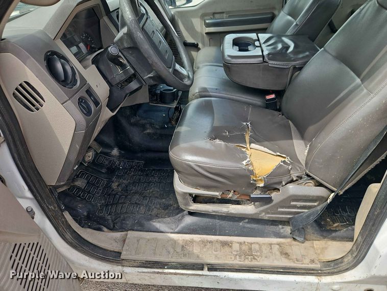 image for item EO7432 2009 Ford F250 Super Duty Crew Cab utility bed pickup truck