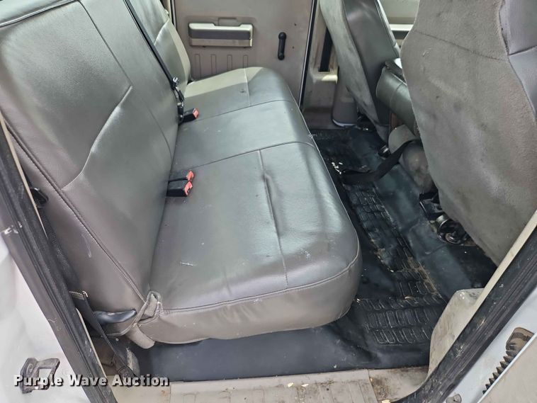 image for item EO7432 2009 Ford F250 Super Duty Crew Cab utility bed pickup truck
