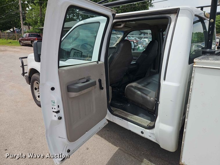 image for item EO7432 2009 Ford F250 Super Duty Crew Cab utility bed pickup truck