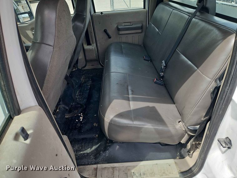 image for item EO7432 2009 Ford F250 Super Duty Crew Cab utility bed pickup truck