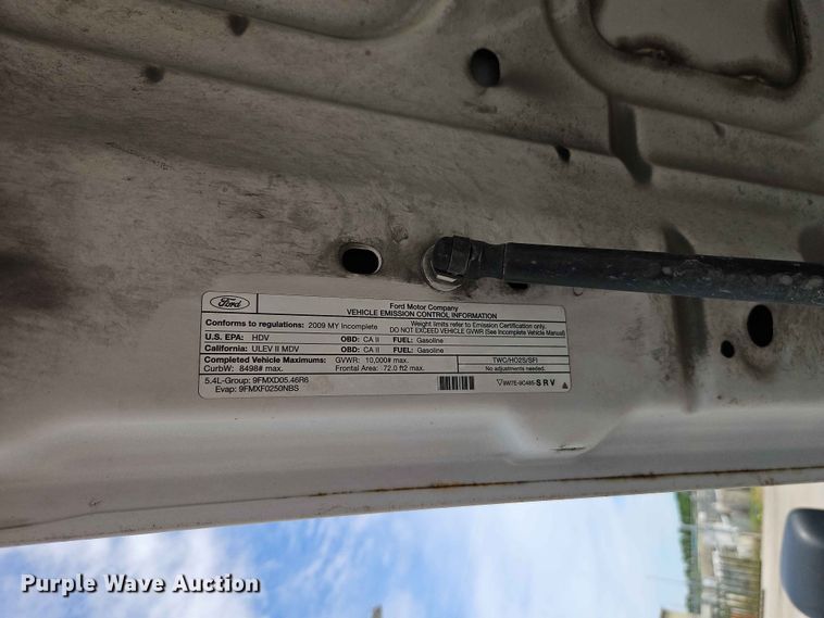 image for item EO7432 2009 Ford F250 Super Duty Crew Cab utility bed pickup truck