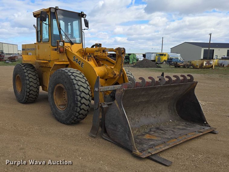 image for item ER1522 1989 John Deere 544E wheel loader