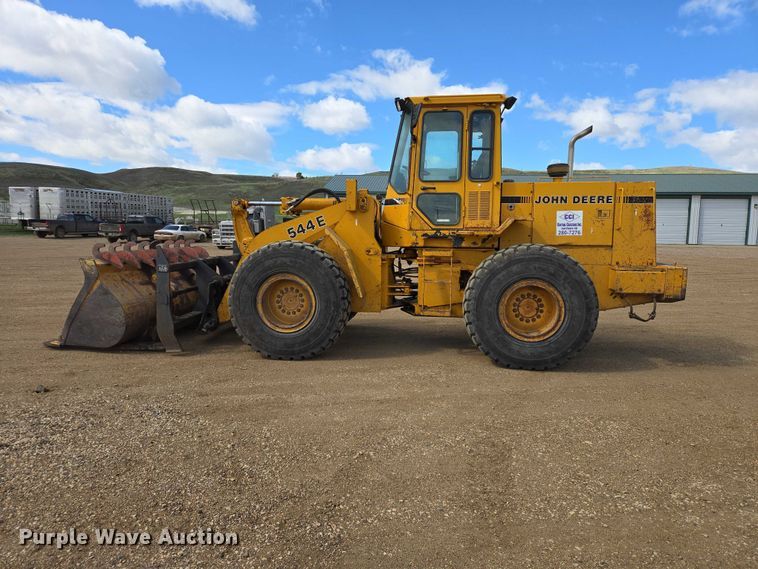 image for item ER1522 1989 John Deere 544E wheel loader