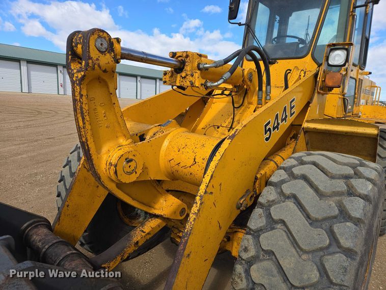 image for item ER1522 1989 John Deere 544E wheel loader