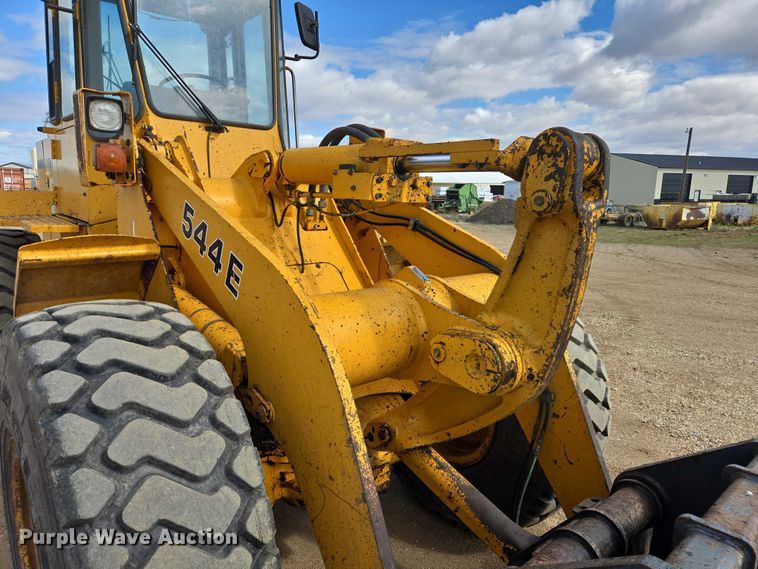 image for item ER1522 1989 John Deere 544E wheel loader