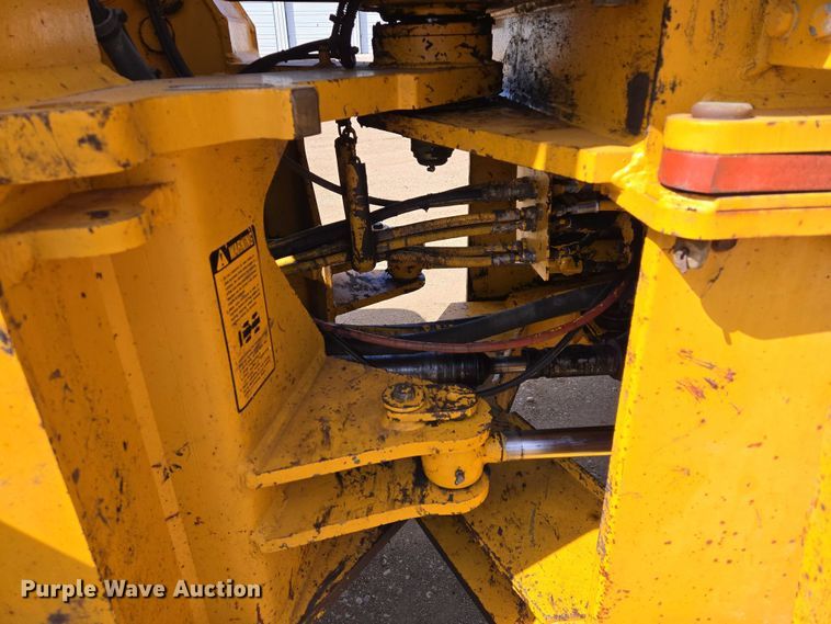 image for item ER1522 1989 John Deere 544E wheel loader