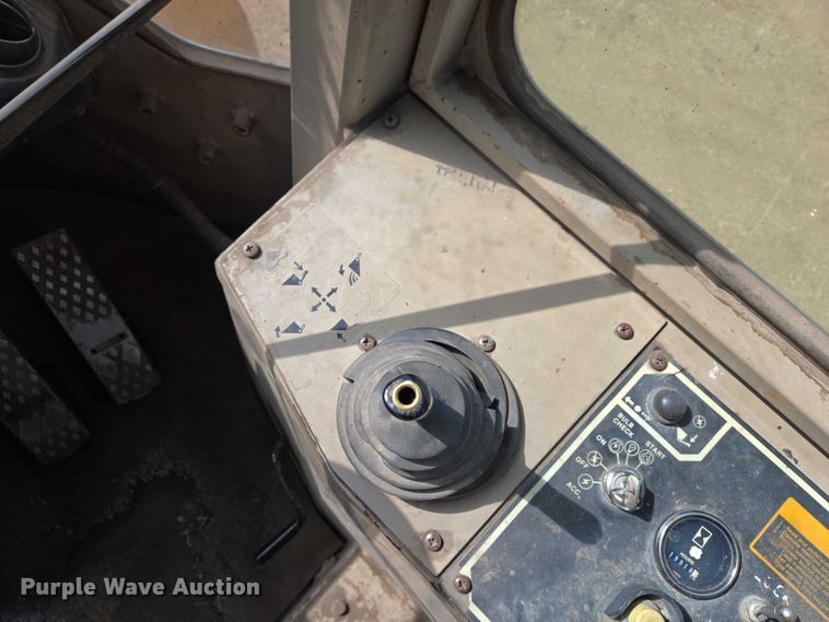 image for item ER1522 1989 John Deere 544E wheel loader