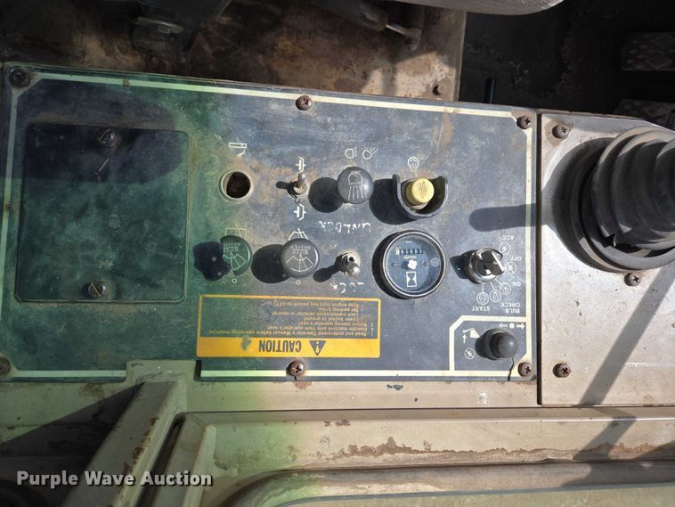 image for item ER1522 1989 John Deere 544E wheel loader