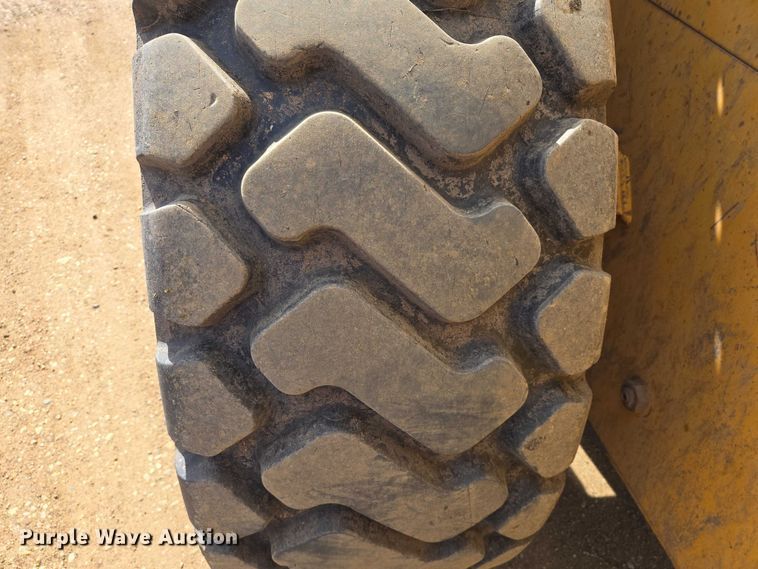image for item ER1522 1989 John Deere 544E wheel loader