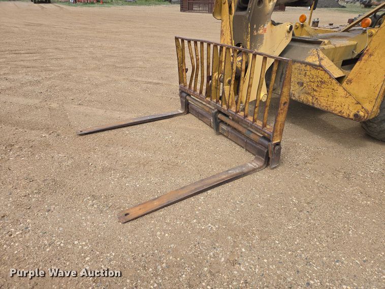 image for item ER1526 1988 Pettibone B-68-C telehandler