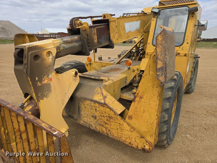 image for item ER1526 1988 Pettibone B-68-C telehandler